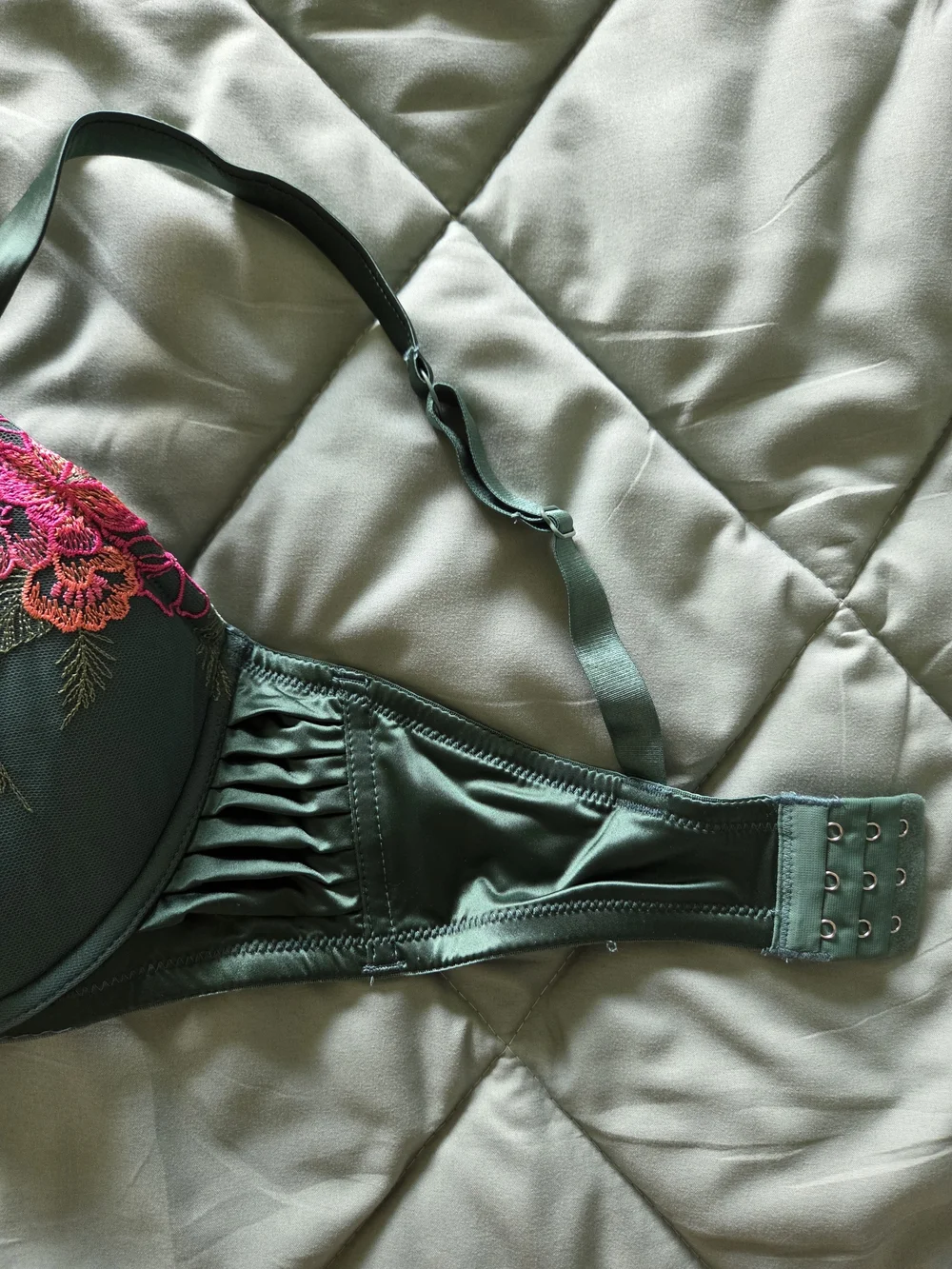 Women's Green Underwire Bra with Pink Floral Embroidery